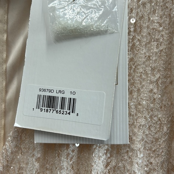 Mac Duggal 93679 NWT BEADED LACE LONG SLEEVE WRAP OVER GOWN - Picture 7 of 8